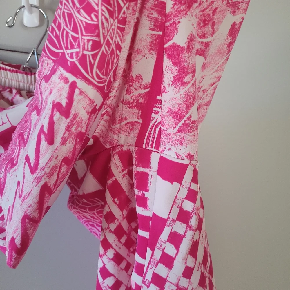 1980s Pink Geometric Print High Rise shorts - Picture 5 of 8
